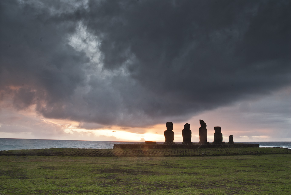 Rapa Nui Landscapes, la isla serena. Serie de paisajes de Isla de Pascua, Chile