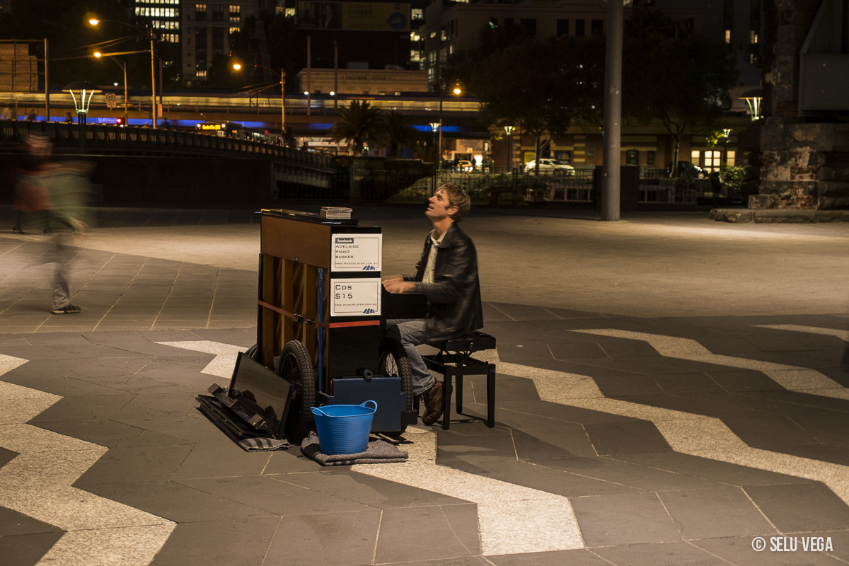 Pase lo que pase nunca dejes de tocar Día internacional del músico - Melbourne 2013
